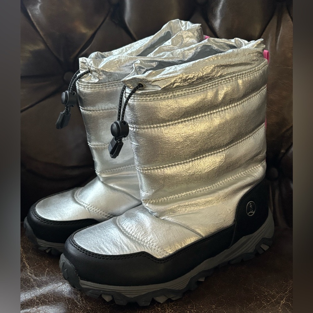 Lands’ End Girls Size 2 Silver Boots - Picture 1 of 8